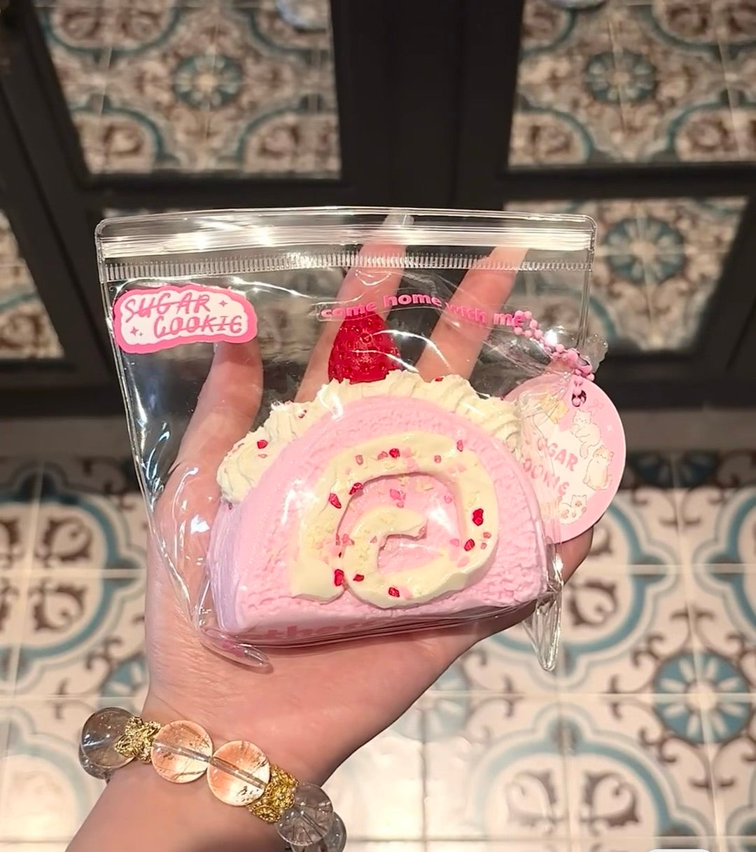 We have launched a new product, Swiss Roll Cream Kneading