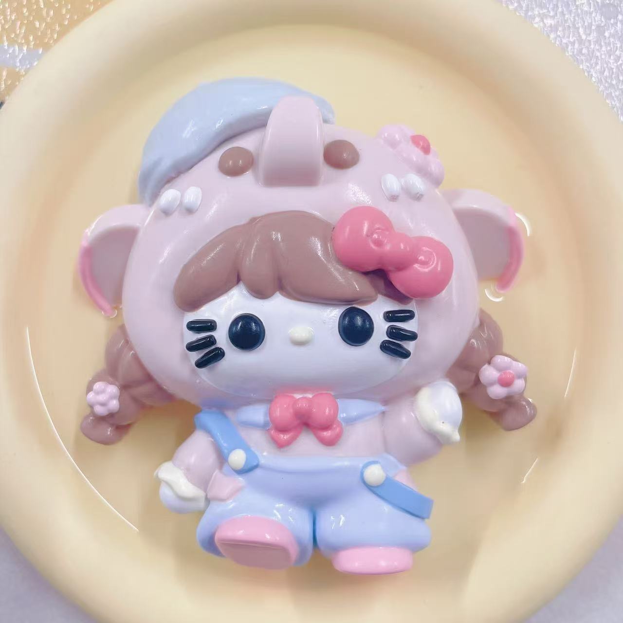 Kawaii Strawberry Cat Girl Squishy Toy – Cute Stress Relief Slow Rising