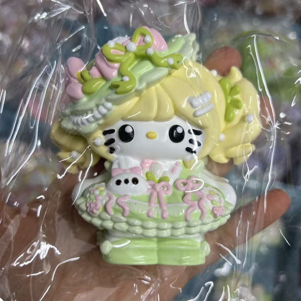 Pastel Green Kawaii Cartoon Resin Figurine - Cute Hello Kitty - Style Doll Decor