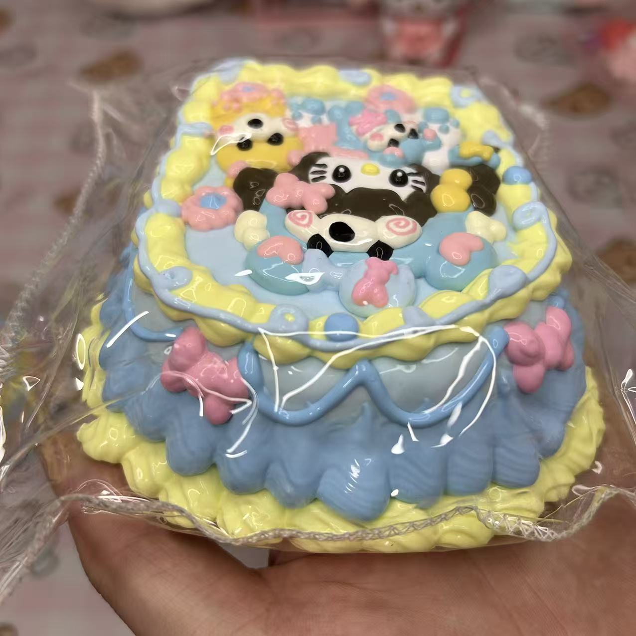 π Hello Kitty - Themed Kawaii Squishy ToyοΌOnly oneοΌ