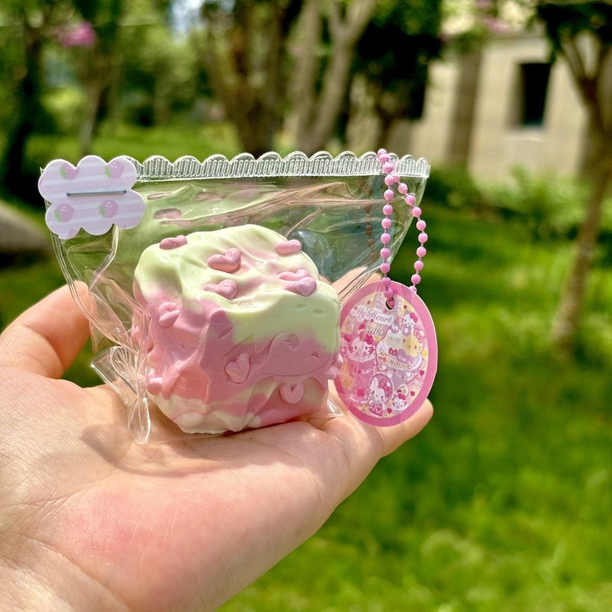Pastel - Hued Heart - Topped Squishy Toy: Squeeze Your Way to Relaxation!